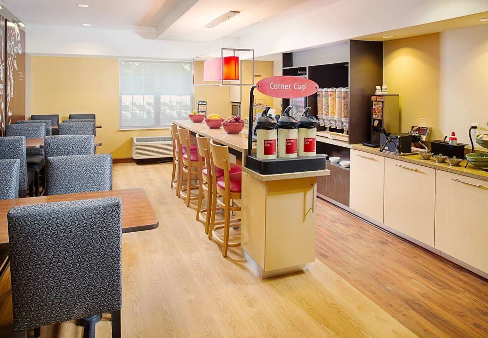 Towneplace Suites By Marriott Manchester Exteriör bild